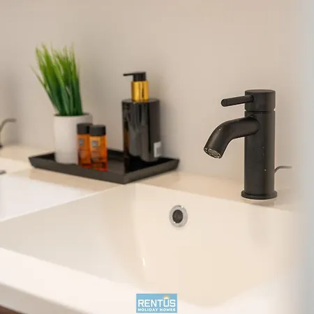 Luna - Brand New & Stylish Nieuwpoort