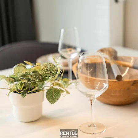 Luna - Brand New & Stylish 아파트 니우포르트